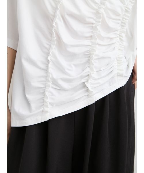 MIESROHE（ミースロエ）の「【洗える】【Nuriコラボ】ギャザーカットトップス（Tシャツ/カットソー・レディース・ブラック/ホワイト・F）」の12枚目の写真