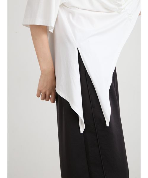 MIESROHE（ミースロエ）の「【洗える】【Nuriコラボ】ギャザーカットトップス（Tシャツ/カットソー・レディース・ブラック/ホワイト・F）」の14枚目の写真