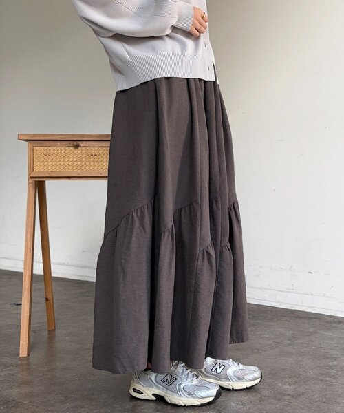 Chez toi（シェトワ）の「スエードティアードフレアスカート（スカート・レディース・カーキ/チャコールグレー/ベージュ・FREE）」の11枚目の写真