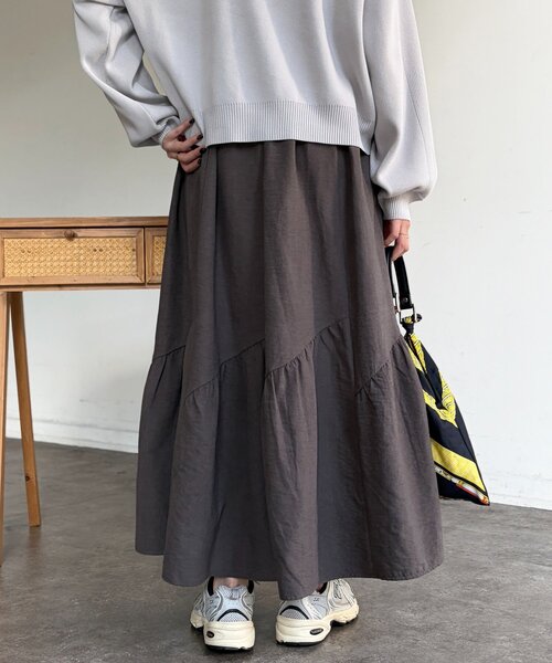 Chez toi（シェトワ）の「スエードティアードフレアスカート（スカート・レディース・カーキ/チャコールグレー/ベージュ・FREE）」の12枚目の写真