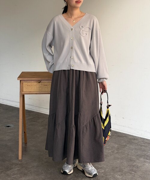 Chez toi（シェトワ）の「スエードティアードフレアスカート（スカート・レディース・カーキ/チャコールグレー/ベージュ・FREE）」の13枚目の写真