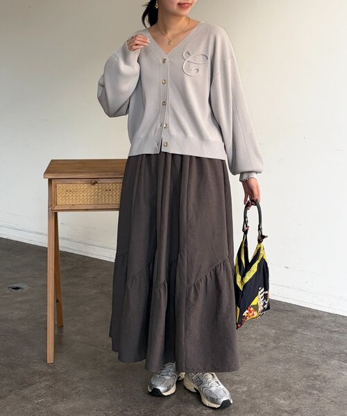 Chez toi（シェトワ）の「スエードティアードフレアスカート（スカート・レディース・カーキ/チャコールグレー/ベージュ・FREE）」の15枚目の写真