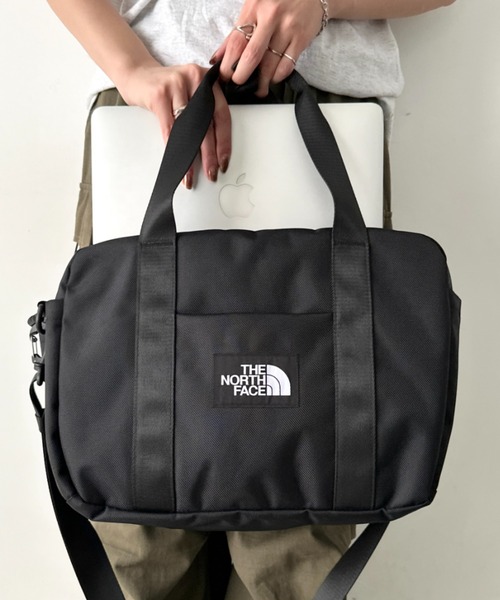 THE NORTH FACE（ザノースフェイス）の「THE NORTH FACE(ザ・ノースフェイス)/大容量 2WAY ヘリテージ カーゴ ボストン ショルダーバッグ/HERITAGE CARGO_PLUS（ショルダーバッグ・レディース・グレイッシュベージュ/ブラック・FREE）」の18枚目の写真