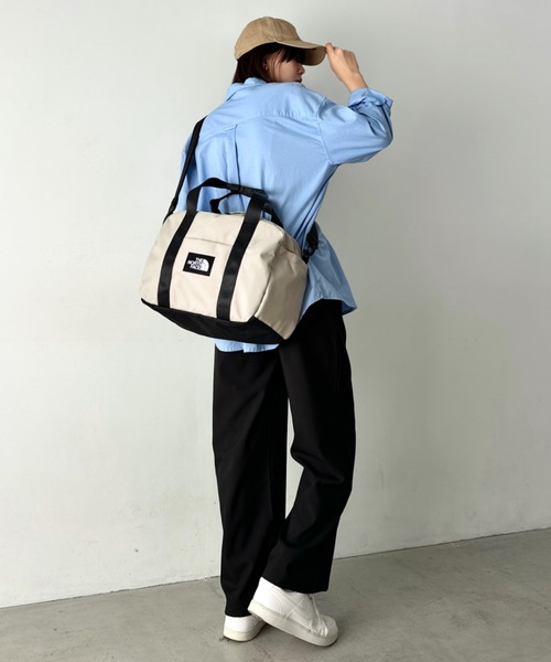 THE NORTH FACE（ザノースフェイス）の「THE NORTH FACE(ザ・ノースフェイス)/大容量 2WAY ヘリテージ カーゴ ボストン ショルダーバッグ/HERITAGE CARGO_PLUS（ショルダーバッグ・レディース・グレイッシュベージュ/ブラック・FREE）」の15枚目の写真