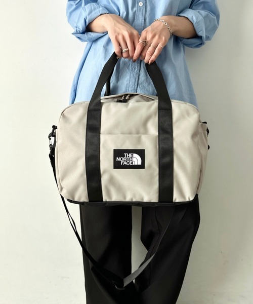 THE NORTH FACE（ザノースフェイス）の「THE NORTH FACE(ザ・ノースフェイス)/大容量 2WAY ヘリテージ カーゴ ボストン ショルダーバッグ/HERITAGE CARGO_PLUS（ショルダーバッグ・レディース・グレイッシュベージュ/ブラック・FREE）」の17枚目の写真