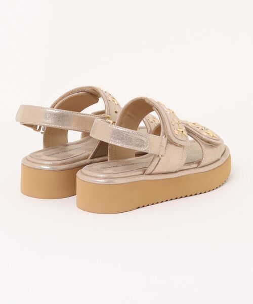 tsumori chisato WALK(ツモリチサトウォーク)の「スタッズストラップフラットサンダル(サンダル・レディース・ゴールド/ブラック・L(24.5cm)/S(22.5cm)/M(23.5cm))」の3枚目の写真
