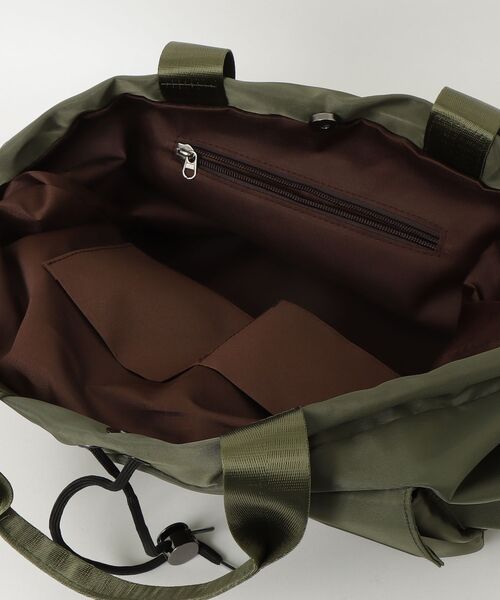 lus.(ラスドット)の「lus. 2WAYアウトポケットナイロンショルダーバッグ(ショルダーバッグ・レディース・カーキ/ブラック・FREE)」の5枚目の写真