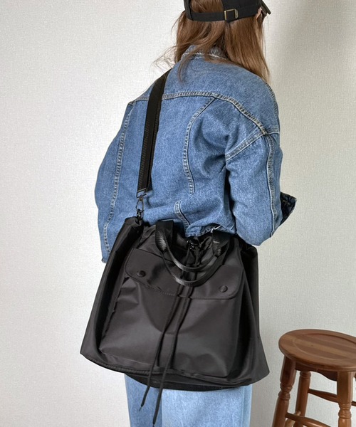 lus.(ラスドット)の「lus. 2WAYアウトポケットナイロンショルダーバッグ(ショルダーバッグ・レディース・カーキ/ブラック・FREE)」の1枚目の写真