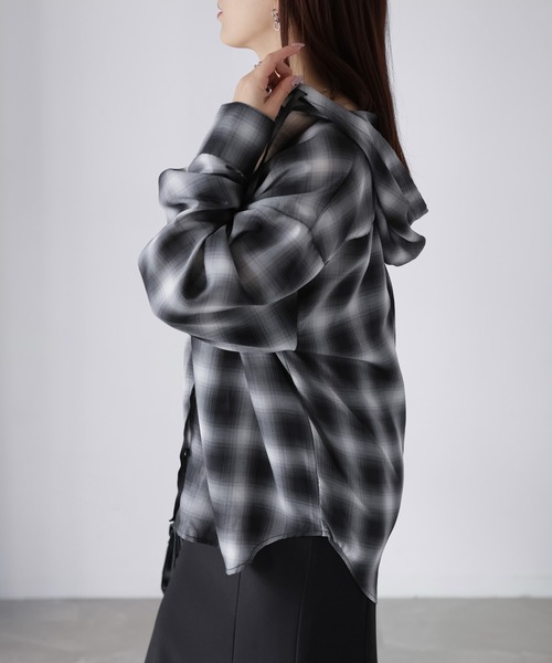 Riberry（リベリー）の「オーバーサイズフードチェックシャツ（シャツ/ブラウス・レディース・ブラック/オフホワイト/グリーン・FREE）」の20枚目の写真
