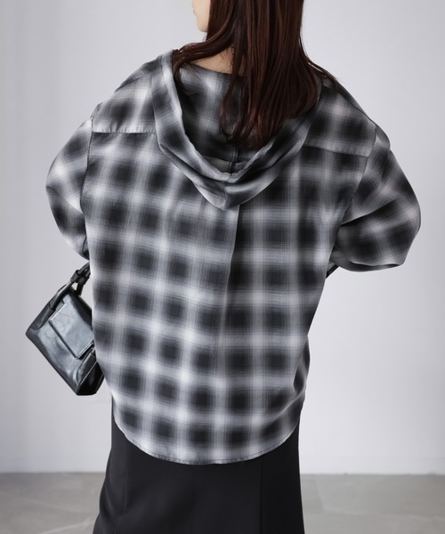 Riberry（リベリー）の「オーバーサイズフードチェックシャツ（シャツ/ブラウス・レディース・ブラック/オフホワイト/グリーン・FREE）」の21枚目の写真