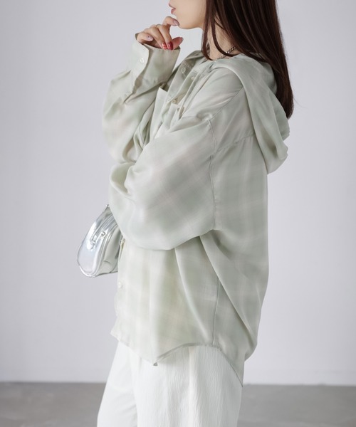 Riberry（リベリー）の「オーバーサイズフードチェックシャツ（シャツ/ブラウス・レディース・ブラック/オフホワイト/グリーン・FREE）」の19枚目の写真