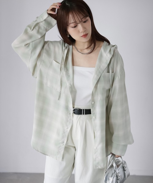 Riberry（リベリー）の「オーバーサイズフードチェックシャツ（シャツ/ブラウス・レディース・ブラック/オフホワイト/グリーン・FREE）」の15枚目の写真