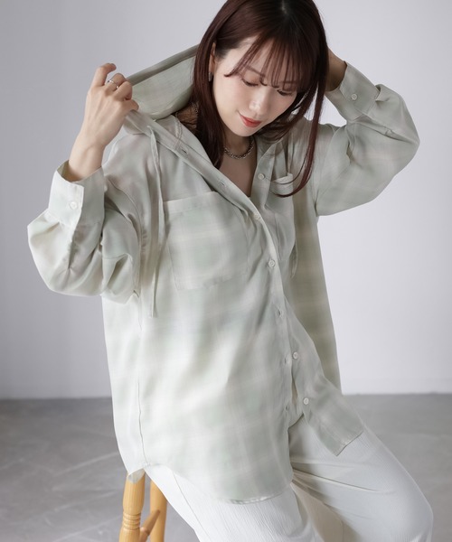 Riberry（リベリー）の「オーバーサイズフードチェックシャツ（シャツ/ブラウス・レディース・ブラック/オフホワイト/グリーン・FREE）」の16枚目の写真