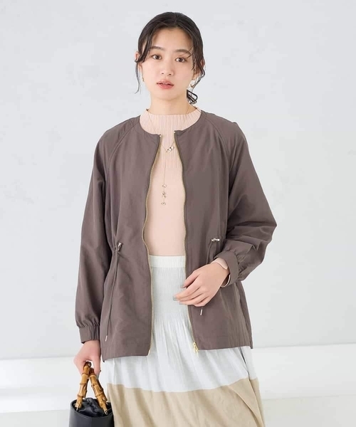 a.v.v(アーヴェヴェ)の「ウエストドロストノーカラーブルゾン(その他アウター・レディース・ベージュ/アイボリー/チャコールグレー・38/40)」の2枚目の写真
