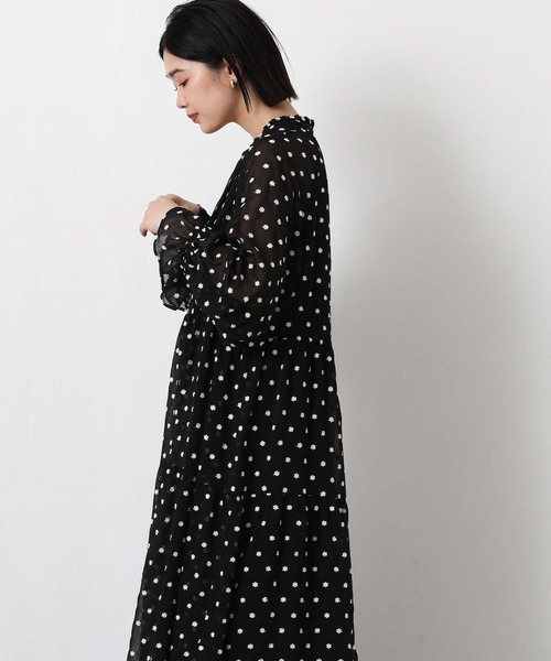Gready Brilliant（グレディブリリアン）の「花刺繍ティアードワンピ（ワンピース・レディース・ブラック×ホワイト・38）」の9枚目の写真