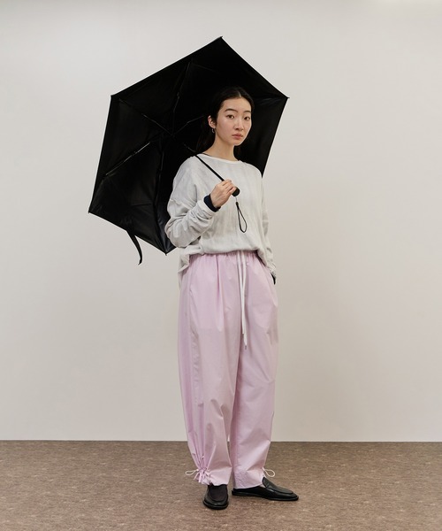 ADAM ET ROPE'（アダムエロペ）の「形状記憶折りたたみ晴雨兼用傘/遮光（折りたたみ傘・レディース・ブラック/グレー・FREE）」の3枚目の写真