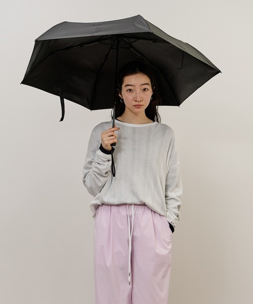 ADAM ET ROPE'（アダムエロペ）の「形状記憶折りたたみ晴雨兼用傘/遮光（折りたたみ傘・レディース・ブラック/グレー・FREE）」の5枚目の写真