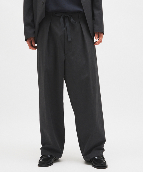 JOURNAL STANDARD(ジャーナルスタンダード)の「EVALET / エバレット ST オーバー パンツ "セットアップ着用可能"(スラックス・メンズ・ブラック系その他/カーキ/ネイビー・MEDIUM/SMALL/LARGE)」の1枚目の写真
