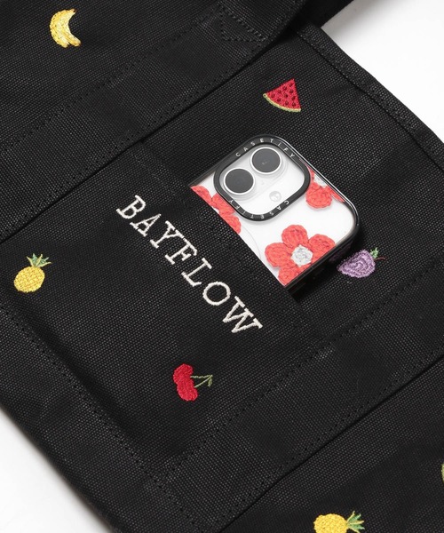 BAYFLOW（ベイフロー）の「[A4サイズ収納可]フルーツ刺繍ロゴトートM（トートバッグ・レディース・ブラック/ナチュラル・FREE）」の17枚目の写真