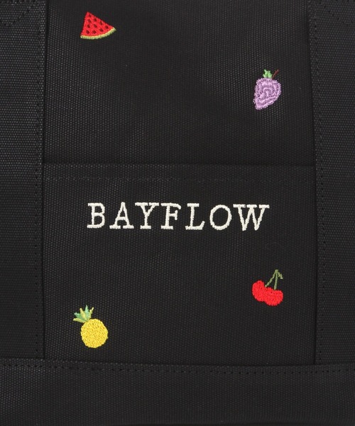 BAYFLOW（ベイフロー）の「[A4サイズ収納可]フルーツ刺繍ロゴトートM（トートバッグ・レディース・ブラック/ナチュラル・FREE）」の13枚目の写真
