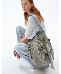 athe（アテ）の「[RUBAN] グレーリボンバックパック兼ショルダーバッグ L AABA6E901G2（ショルダーバッグ）」