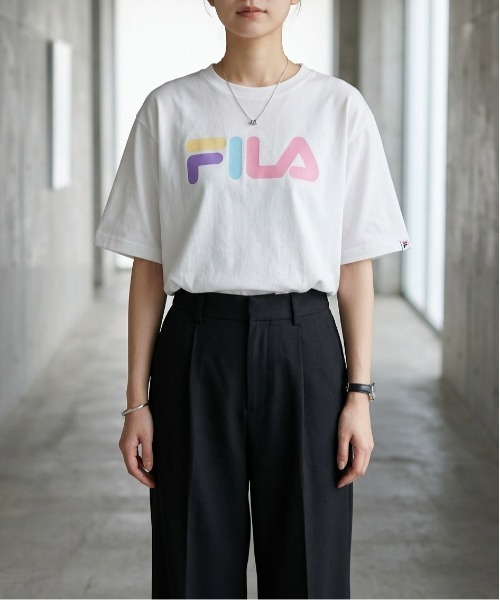 FILA(フィラ)の「OVERSIZED S/S T-SHIRT(Tシャツ/カットソー・レディース・ホワイト/ネイビー/ピンク・XL/L/M)」の1枚目の写真