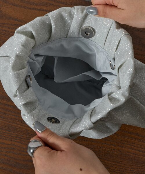 goocy(グーシー)の「グリッターギャザーバッグ(トートバッグ・レディース・シルバー/ゴールド・FREE)」の10枚目の写真