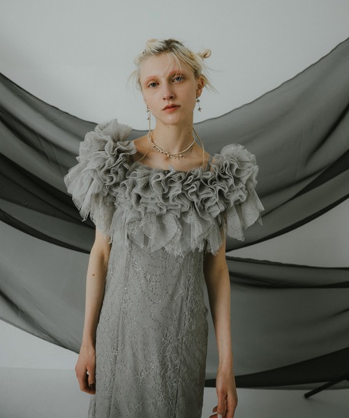 et.UNiVER(エトユニベール)の「Noir glitter off shoulder dress(ドレス・レディース・グレー/チャコール/イエロー・SMALL/MEDIUM/LARGE)」の17枚目の写真