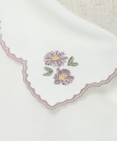 F i.n.t(フィント)の「プチデイジー刺繍衿ブラウス/fint フィント(シャツ/ブラウス・レディース・ホワイト×イエロー/ホワイト×パープル/ホワイト×ライトピンク・FREE)」の5枚目の写真