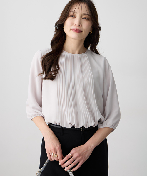 A/C DESIGN BY ALPHA CUBIC(エーシーデザインバイアルファキュービック)の「シフォンプリーツTブラウス(Tシャツ/カットソー・レディース・サックスブルー/ライトグレー/ネイビー・M/L/LL)」の2枚目の写真