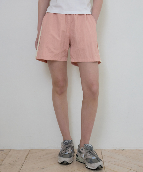 WEDNESDAYOASISFORWOMEN(ウェンズデー オアシス フォー ウーマン)の「W/ワンマイルトラックショートパンツ_PINK(W25-PT15)(その他パンツ・レディース・PINK・MEDIUM/LARGE)」の2枚目の写真
