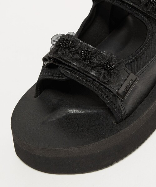 suicoke(スイコック)の「【別注】<SUICOKE>WAS フラワー サンダル(サンダル・レディース・ブラック・4/5/6/7)」の3枚目の写真