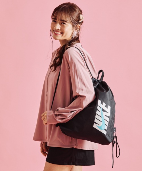 San-ai Resort 三愛水着楽園(サンアイリゾート サンアイミズギラクエン)の「【NIKE】ナイキ 水陸両用 26SSプールバッグ/ナイキブランドロゴ/2026新作ナイキ ドローストプールバッグ(スイムグッズ・レディース・グレー/ブラック系その他/ラベンダー/ネイビー/ミント/ブラック系その他2・ONE SIZE)」の11枚目の写真