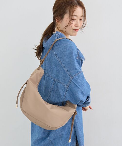le.coeur blanc(ルクールブラン)の「【撥水】ナイロンハーフショルダー(ショルダーバッグ・レディース・ブラック/ベージュ・FREE)」の9枚目の写真