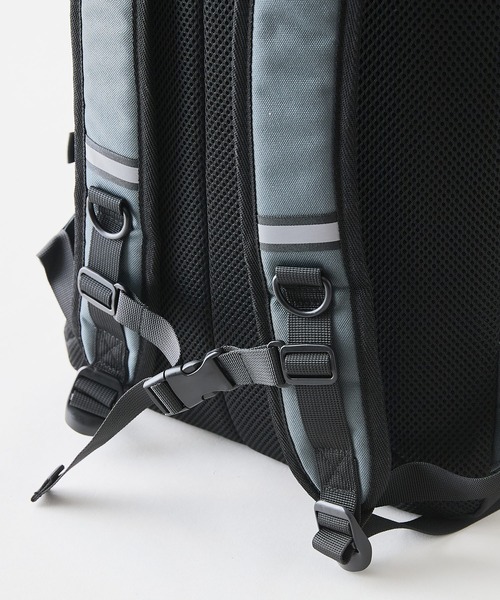 Reebok(リーボック)の「【Reebok/リーボック】【通勤・通学にちょうどいい27L A4サイズ対応】マルチポケットバックパック PC収納ポケット付き スポーツ ジム ストリート スポーティー リュック(バックパック/リュック・メンズ・チャコールグレー/アイボリー/ブラック・FREE)」の9枚目の写真