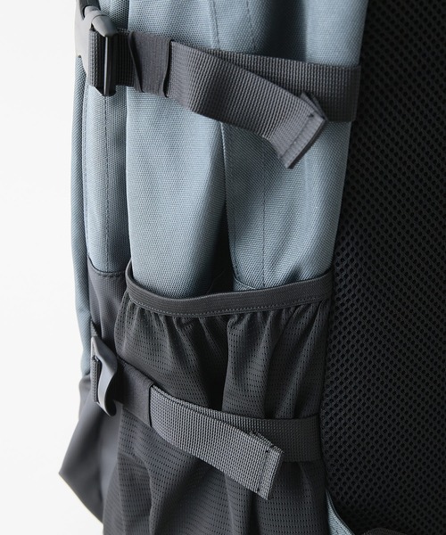 Reebok(リーボック)の「【Reebok/リーボック】【通勤・通学にちょうどいい27L A4サイズ対応】マルチポケットバックパック PC収納ポケット付き スポーツ ジム ストリート スポーティー リュック(バックパック/リュック・メンズ・チャコールグレー/アイボリー/ブラック・FREE)」の11枚目の写真