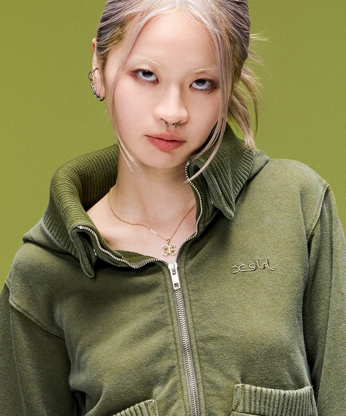 X-girl(エックスガール)の「XG EMBLEM CHARM NECKLACE(ネックレス・レディース・ゴールド/シルバー・ONE SIZE)」の3枚目の写真