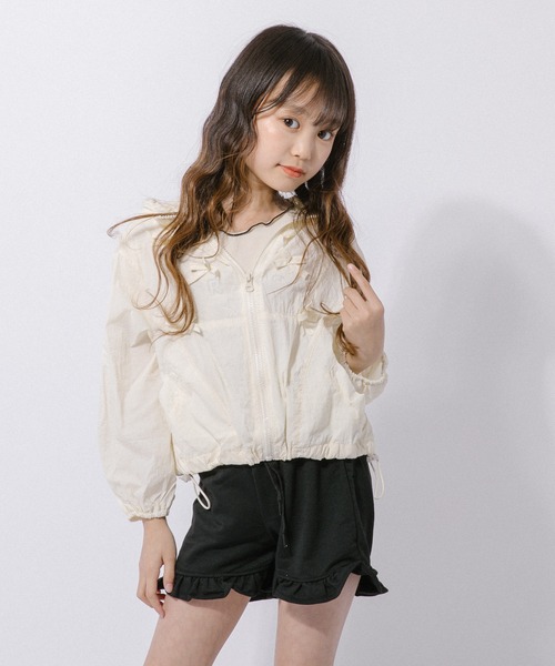 URBAN CHERRY(アーバンチェリー)の「ミニリボンデザインシアーパーカー(パーカー・キッズ・アイボリー・110cm/130cm)」の1枚目の写真
