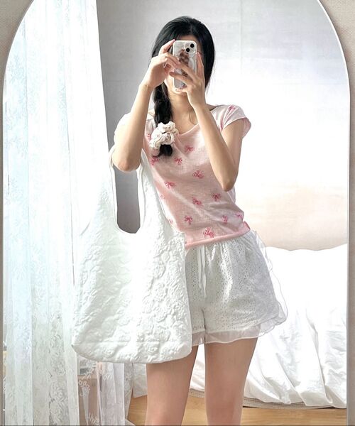 ROGIN N ROSIE(ロギンエンロージー)の「Ribbon Printed Round Shoulder T-shirt Pink(Tシャツ/カットソー・レディース・その他・FREE)」の12枚目の写真