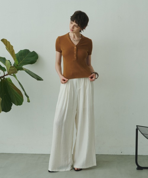 Plumel(プルメル)の「V-Neck Rib Knit T Tops / VネックリブニットTトップス(ニット/セーター・レディース・ブラウン/アイボリー/ライトブルー・MEDIUM)」の15枚目の写真