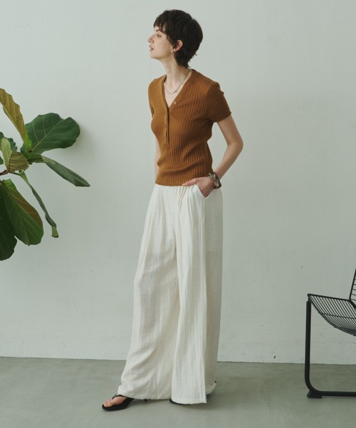 Plumel(プルメル)の「V-Neck Rib Knit T Tops / VネックリブニットTトップス(ニット/セーター・レディース・ブラウン/アイボリー/ライトブルー・MEDIUM)」の17枚目の写真