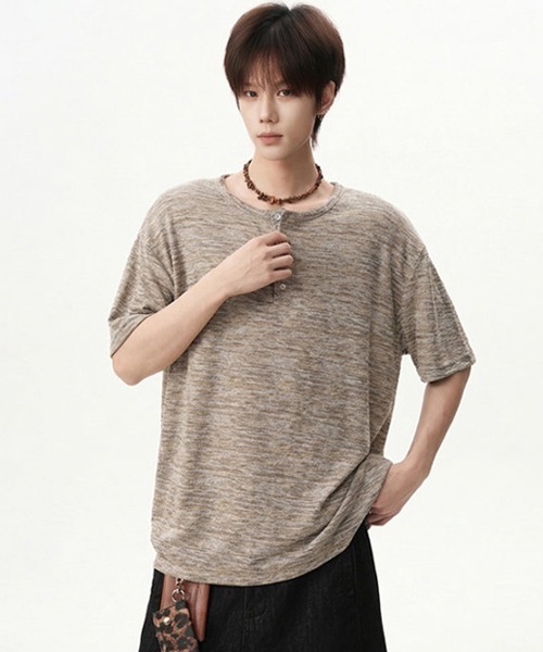 Ressaca(レサーカ)の「オーバーサイズヘンリーネックTシャツ(Tシャツ/カットソー・メンズ・ベージュ/グリーン・XL/L/M)」の7枚目の写真