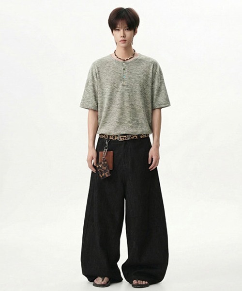 Ressaca(レサーカ)の「オーバーサイズヘンリーネックTシャツ(Tシャツ/カットソー・メンズ・ベージュ/グリーン・XL/L/M)」の12枚目の写真