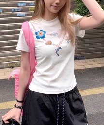 パールネックレスプリントフィットTシャツ