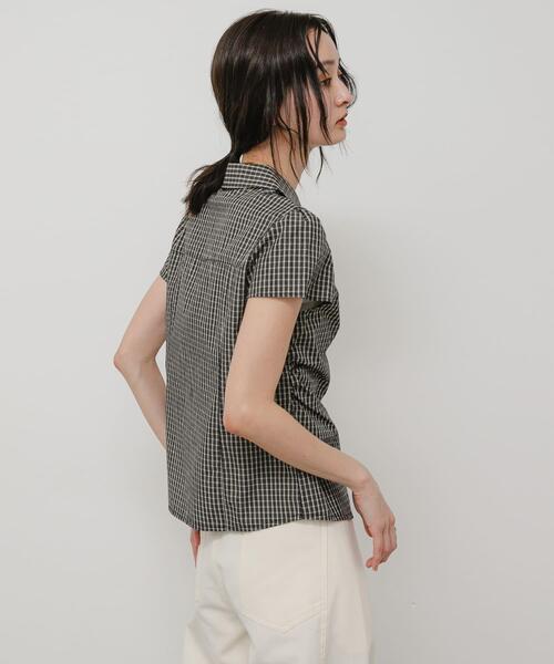 SENSE OF PLACE by URBAN RESEARCH(センスオブプレイスバイアーバンリサーチ)の「パフスリーブコンパクトギャザーシャツ(シャツ/ブラウス・レディース・アイボリー/チャコールグレー/ブルー系その他/ブラック系その他・ONE)」の13枚目の写真