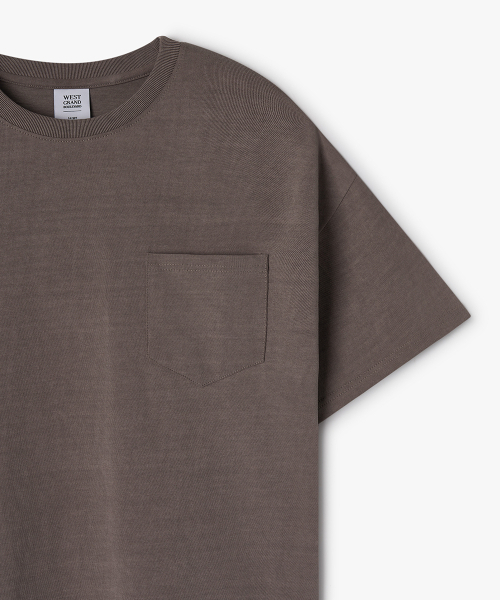 WEST GRAND BOULEVARD（ウエストグランドブルバード）の「アーバンピグメントワンポケットクロップTシャツCOCOA（Tシャツ/カットソー・メンズ・その他・MEDIUM/LARGE/X-LARGE）」の4枚目の写真