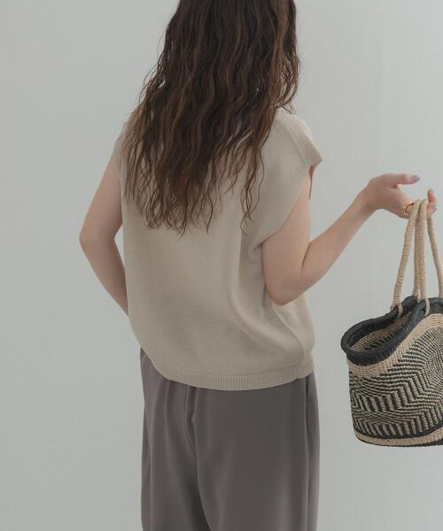 URBAN RESEARCH DOORS(アーバンリサーチドアーズ)の「『WEB限定』フレンチスリーブポロニット(ニット/セーター・レディース・ベージュ/レッド/ブラック・FREE)」の16枚目の写真