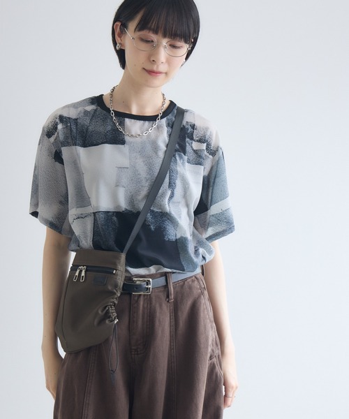 Paradise Picnic(パラダイスピクニック)の「TRANOI. ウォーターペイントプリントブラウス(シャツ/ブラウス・レディース・ブラック/グレー/ブルー・FREE)」の2枚目の写真