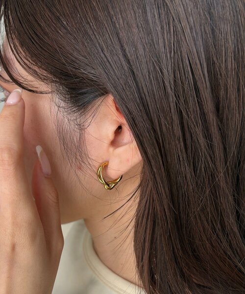 CAPRICIEUX LE'MAGE（カプリシューレマージュ）の「〈GOLDY/ゴールディ〉【ステンレス】ドロップノットワンタッチイヤリング（イヤリング・レディース・ゴールド/シルバー・FREE）」の12枚目の写真