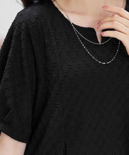 Tiaclasse(ティアクラッセ)の「ダイヤ柄ふくれカットソーフレアトップス(Tシャツ/カットソー・レディース・ブラック/ネイビー/オフホワイト・M/L)」の7枚目の写真